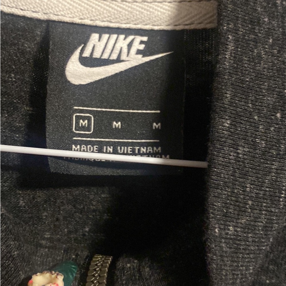 Women’s medium Nike zip up jacket